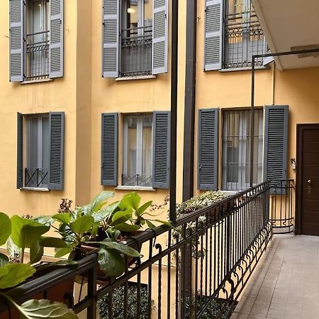 Youhosty - Ticinese Suite 1 Милан Экстерьер фото